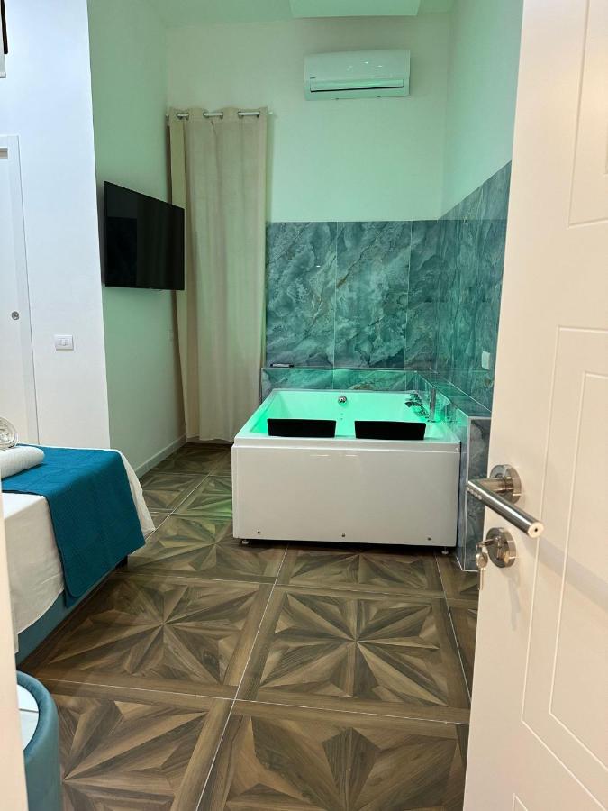 Triple Room Bath