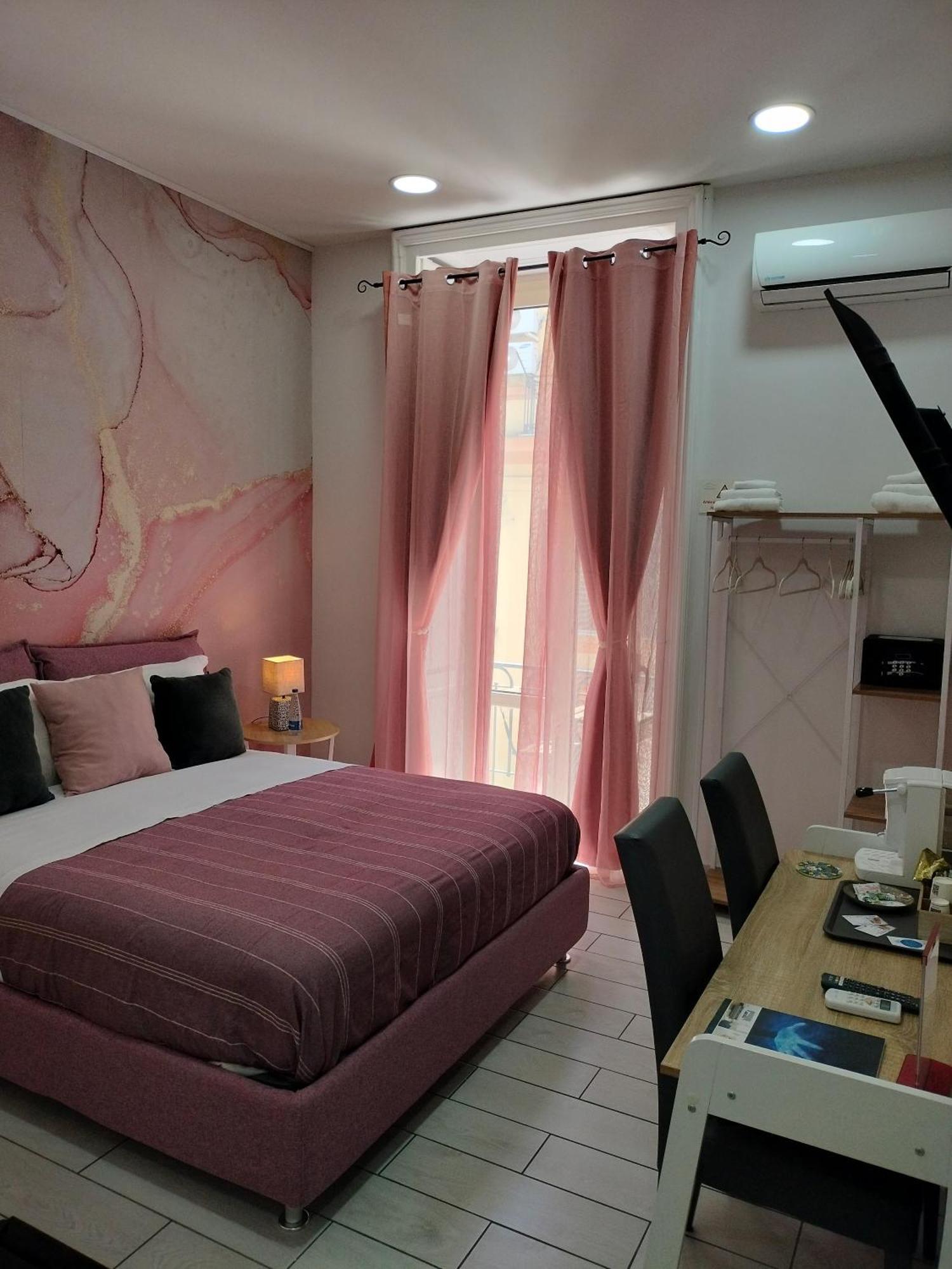 Double Room Private Bathroom