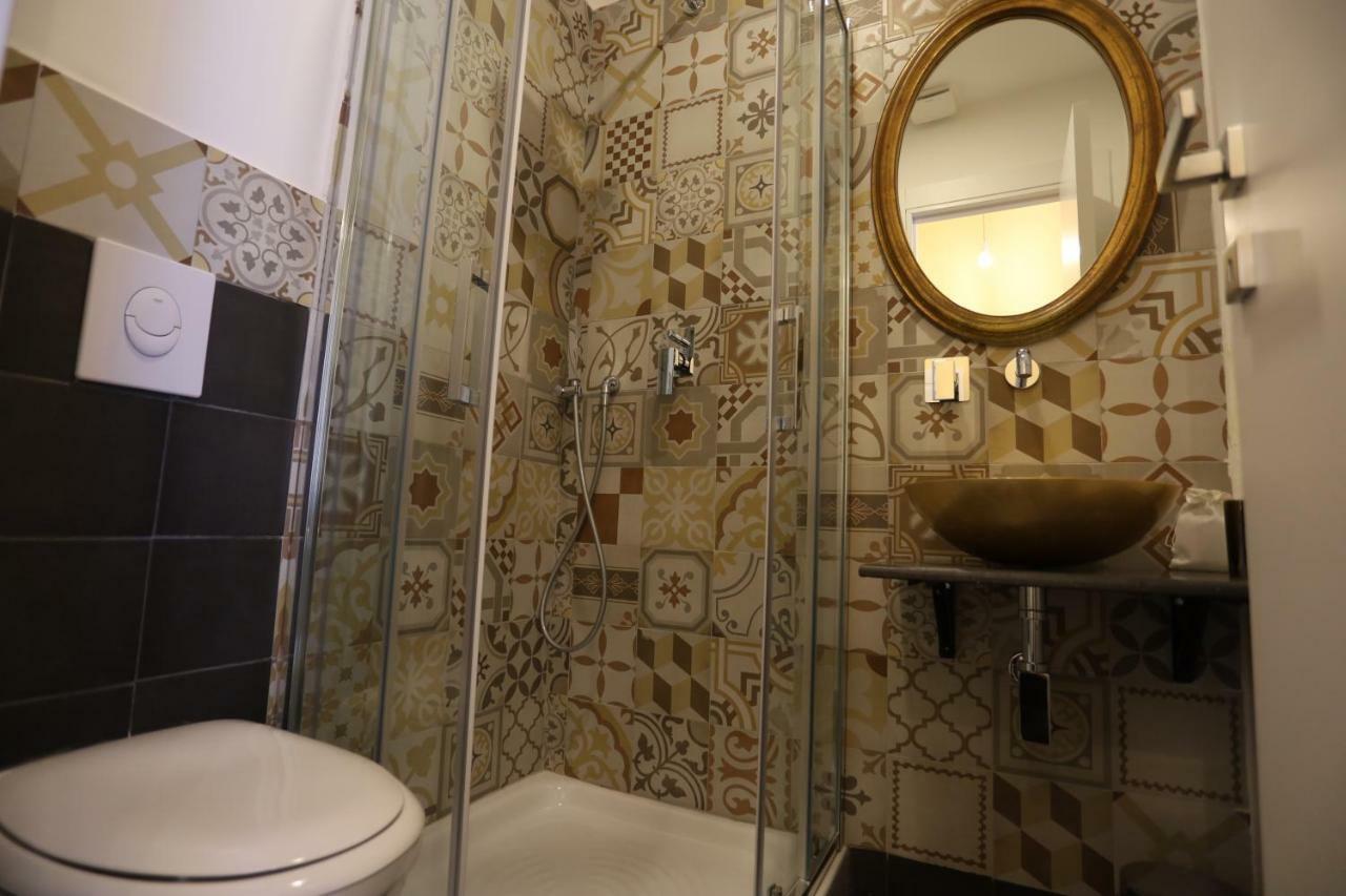 Double Room Private Bathroom