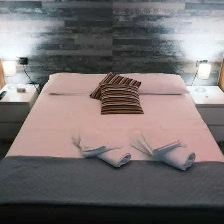 Royalty Rooms & Spa-3